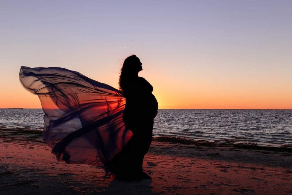 2021 Maternity Photoshoot Trends Rent A Maternity Gown