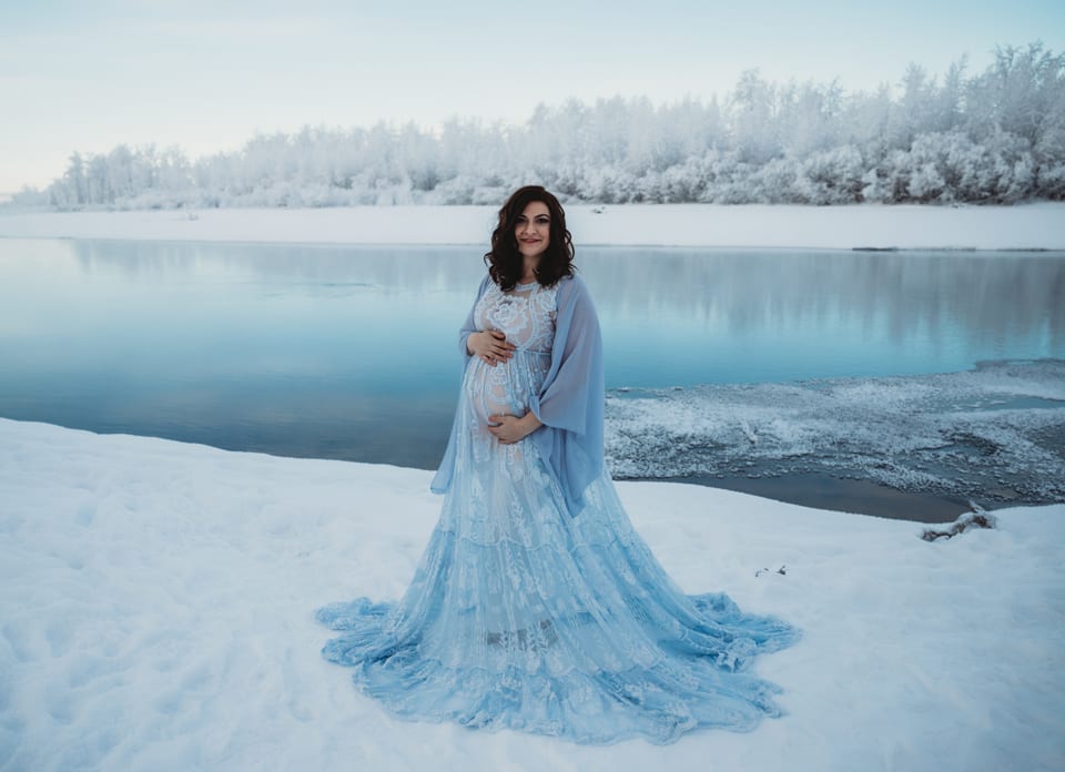 Winter Maternity Shoot Inspiration - Christine Covino