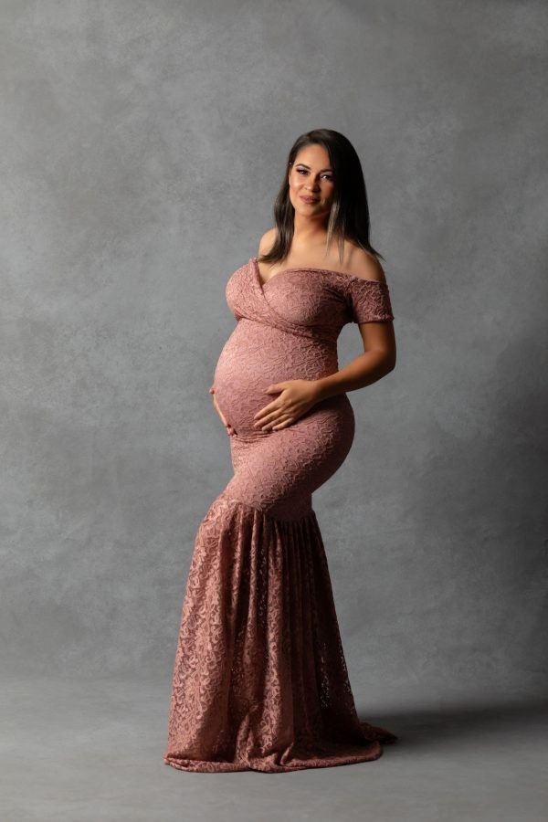 serena-lace-maternity-dress
