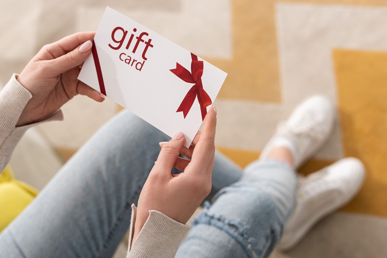 woman-with-gift-card